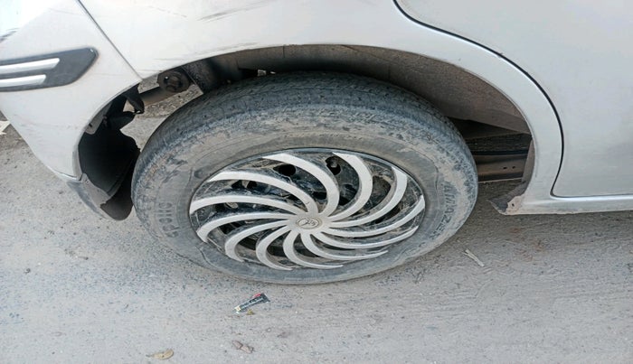 2017 Maruti Wagon R 1.0 LXI CNG, CNG, Manual, 1,27,507 km, tyre