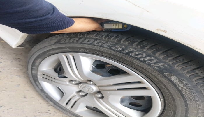 2011 Honda City 1.5L I-VTEC S MT, Petrol, Manual, 1,60,989 km, tyre