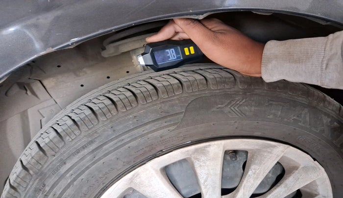 2017 Maruti Swift VXI, Petrol, Manual, 88,711 km, tyre