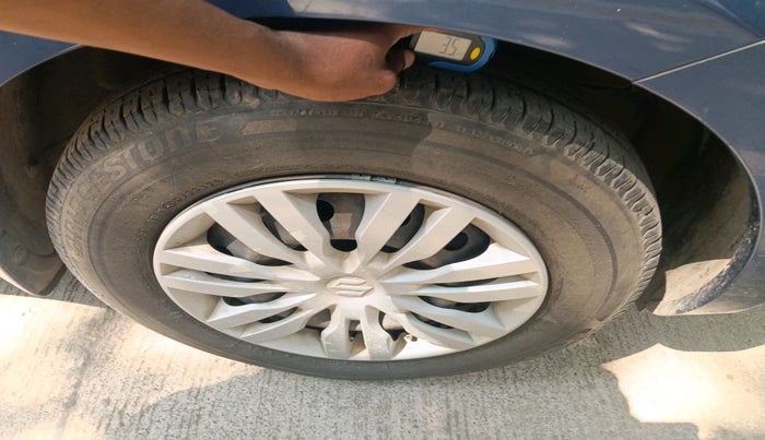 2017 Maruti Dzire VXI, Petrol, Manual, 36,713 km, tyre