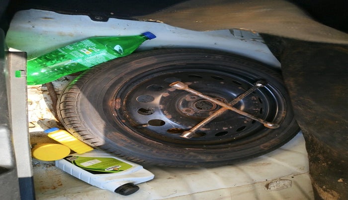 2016 Hyundai Verna 1.6 VTVT SX AT, Petrol, Automatic, 76,139 km, tyre