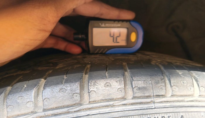 2016 Hyundai Verna 1.6 VTVT SX AT, Petrol, Automatic, 76,139 km, tyre