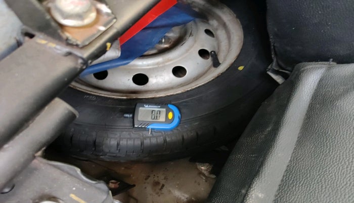 2016 Maruti Wagon R 1.0 LXI CNG, CNG, Manual, 80,510 km, tyre