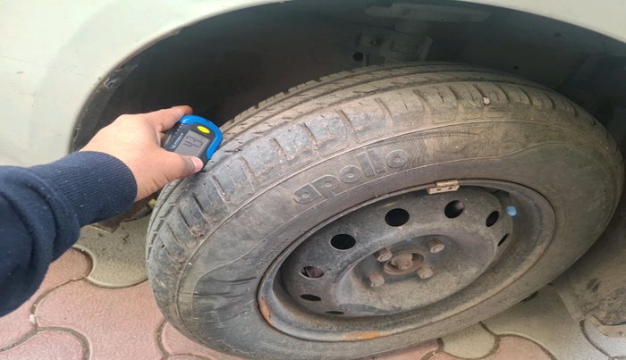 2012 Maruti Swift VXI, CNG, Manual, 80,000 km, tyre