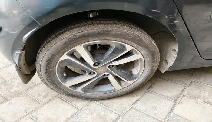 2020 Tata ALTROZ XZ PETROL, Petrol, Manual, 1,47,963 km, tyre