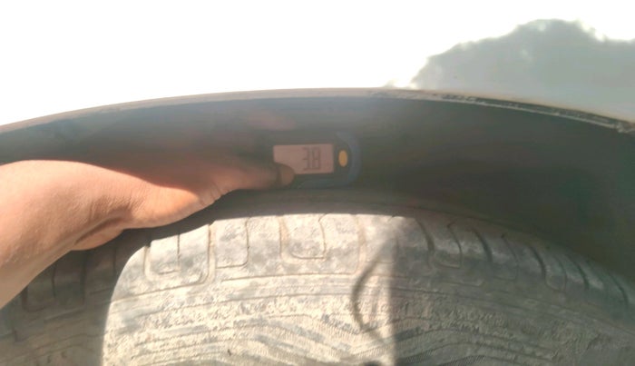 2014 Maruti Swift VXI, CNG, Manual, 1,59,401 km, tyre