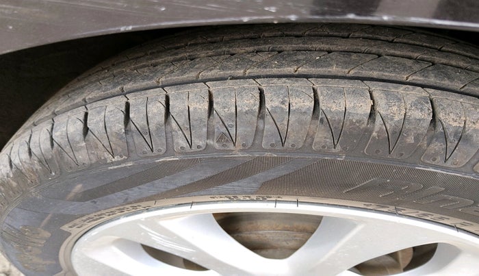 2016 Nissan Micra XV CVT, Petrol, Automatic, 70,000 km, tyre