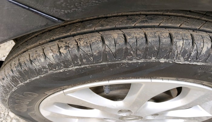 2016 Nissan Micra XV CVT, Petrol, Automatic, 70,000 km, tyre