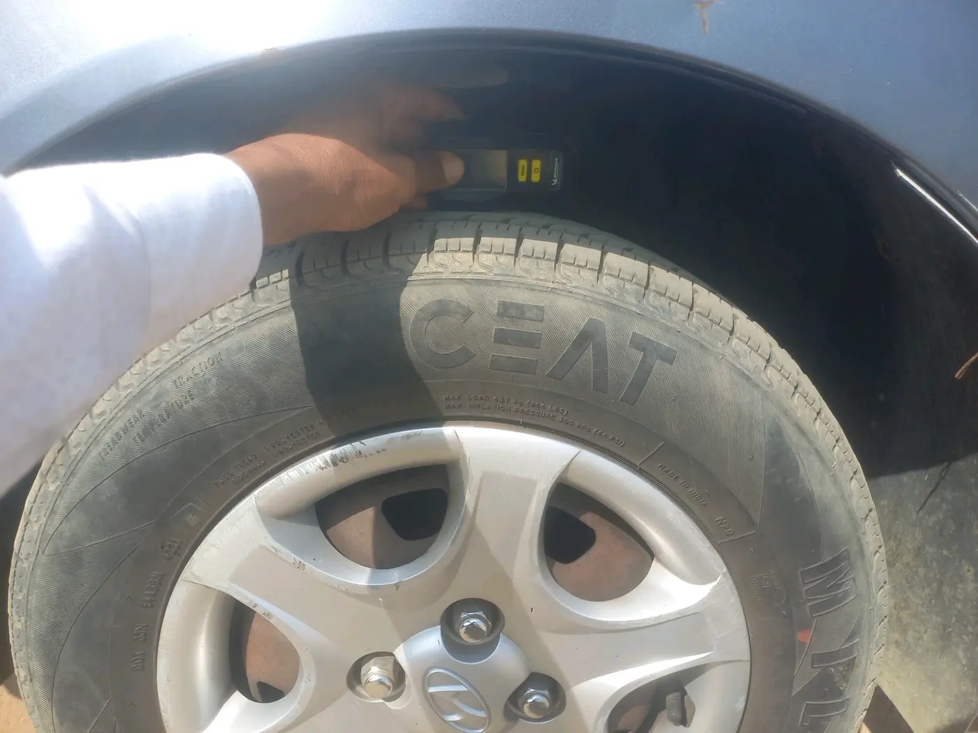 2011 Hyundai Accent GLE, CNG, Manual, 49,476 km, tyre