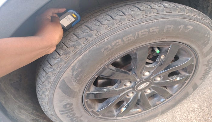 2016 Mahindra XUV500 W10, Diesel, Manual, 1,46,887 km, tyre