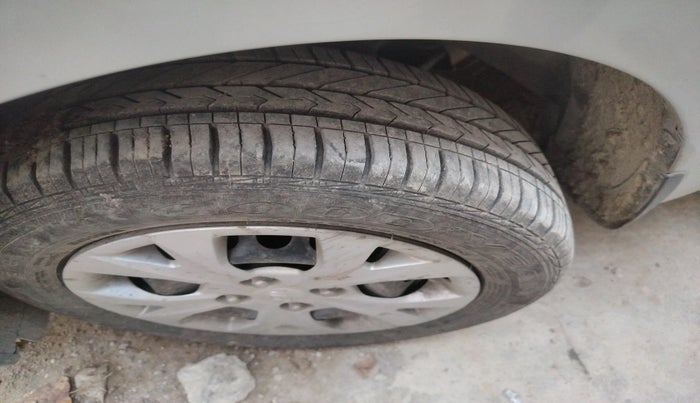 2015 Hyundai Grand i10 SPORTZ 1.2 KAPPA VTVT, Petrol, Manual, 49,469 km, tyre