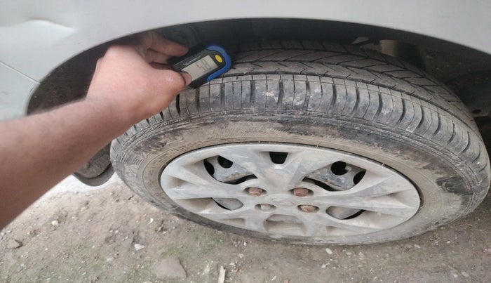 2015 Hyundai Grand i10 SPORTZ 1.2 KAPPA VTVT, Petrol, Manual, 49,469 km, tyre