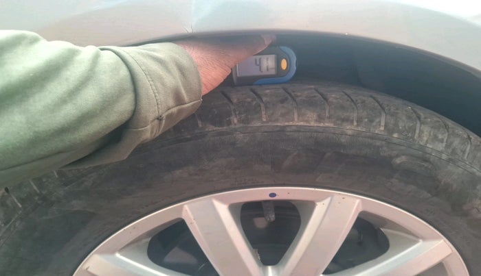 2011 Maruti SX4 ZDI, Diesel, Manual, 1,47,570 km, tyre