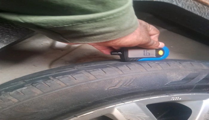 2011 Maruti SX4 ZDI, Diesel, Manual, 1,47,570 km, tyre