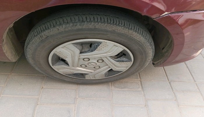 2016 Maruti Swift Dzire VXI, Petrol, Manual, 53,254 km, tyre