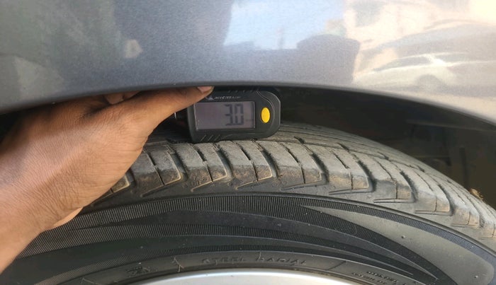 2012 Hyundai i10 SPORTZ 1.2, Petrol, Manual, 80,779 km, tyre