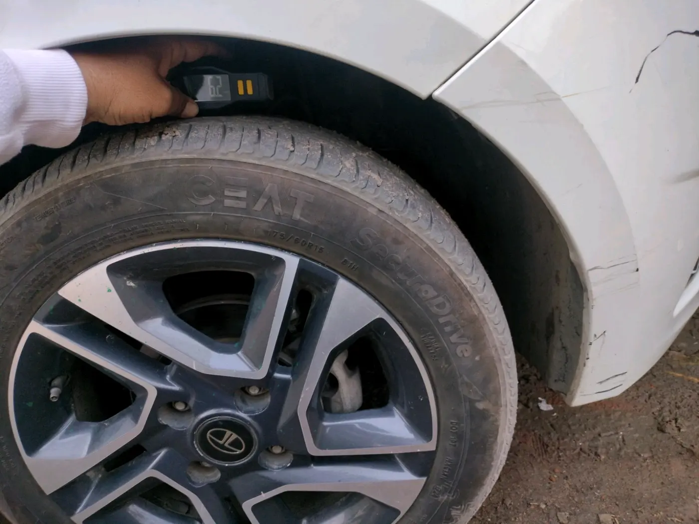 2017 Tata TIGOR XZ (O) PETROL, Petrol, Manual, 51,110 km, tyre