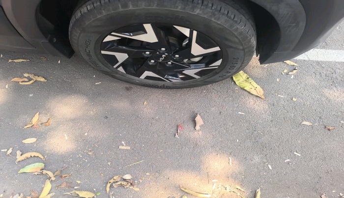 2022 KIA SONET X LINE 1.0 DCT, Petrol, Automatic, 14,572 km, tyre