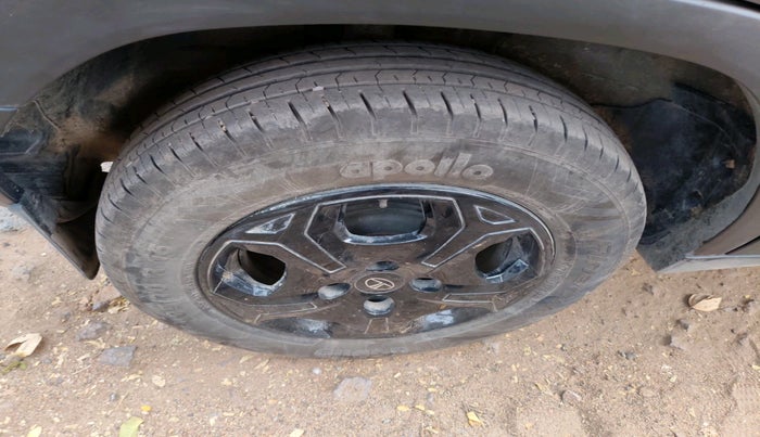 2024 Tata PUNCH ACCOMPLISHED SUNROOF MT, Petrol, Manual, 15,667 km, tyre