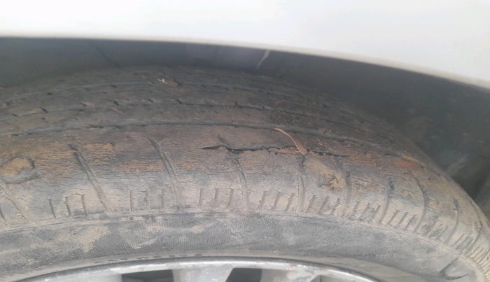 2018 Maruti Dzire ZXI, Petrol, Manual, 75,880 km, tyre