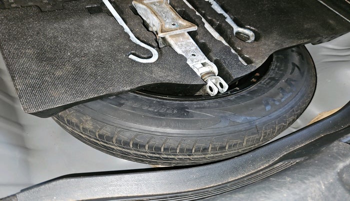 2017 Honda Jazz 1.2L I-VTEC V, Petrol, Manual, 60,091 km, tyre