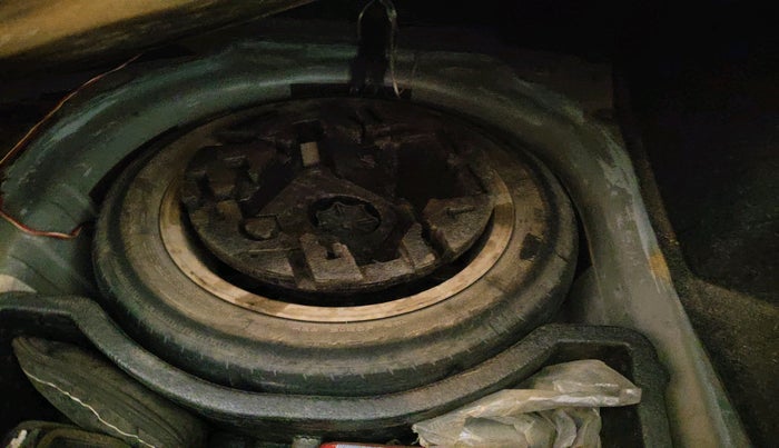 2019 Volkswagen Vento HIGHLINE PLUS 1.5 AT, Diesel, Automatic, 1,80,233 km, tyre