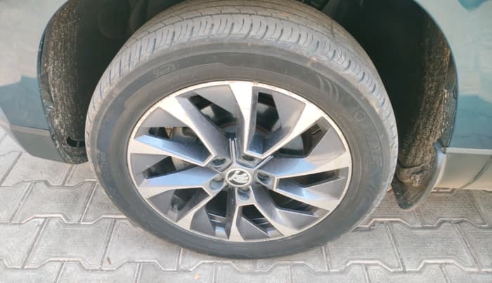 2020 Skoda Karoq STYLE 1.5 TSI AT, Petrol, Automatic, 42,127 km, tyre