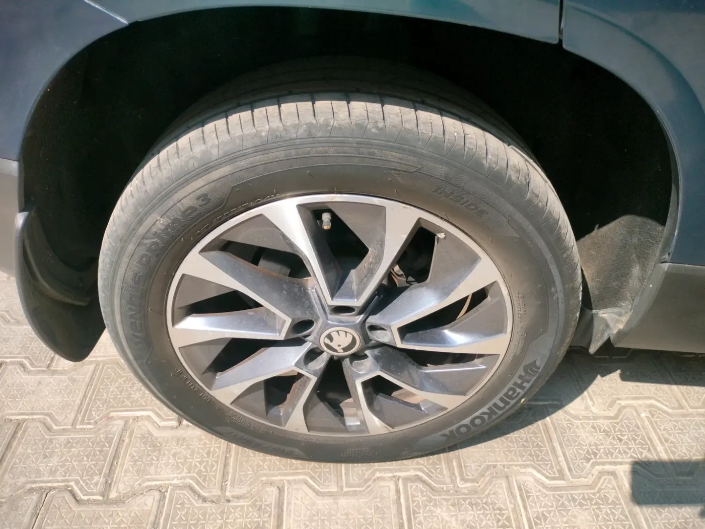 2020 Skoda Karoq STYLE 1.5 TSI AT, Petrol, Automatic, 42,127 km, tyre