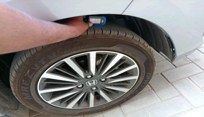 2025 Honda Amaze ZX 1.2 Petrol CVT, Petrol, Automatic, 2,411 km, tyre