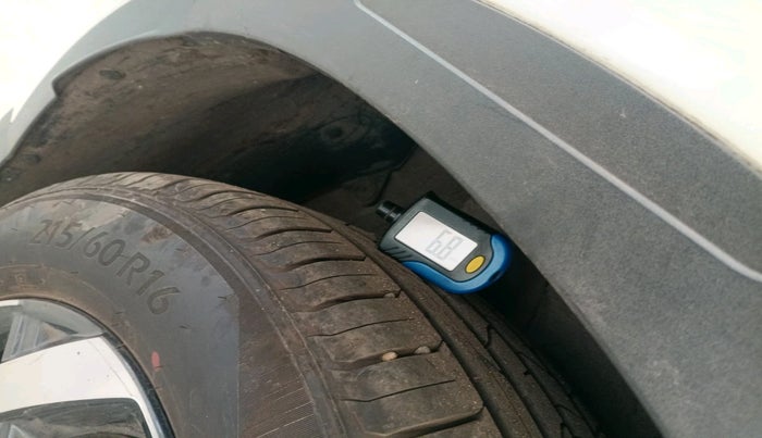 2019 Hyundai VENUE SX 1.0 TURBO, Petrol, Manual, 1,10,417 km, tyre