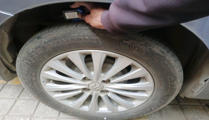 2015 Maruti Ciaz ZXI AT, CNG, Automatic, 1,14,295 km, tyre