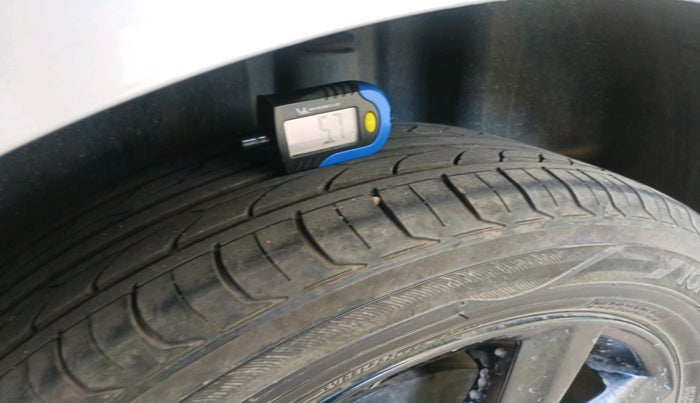 2012 Skoda Rapid AMBITION 1.6 MPI AT, Petrol, Automatic, 1,04,582 km, tyre