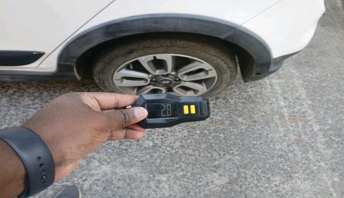 2016 Hyundai i20 Active 1.2 SX, Petrol, Manual, 60,897 km, tyre