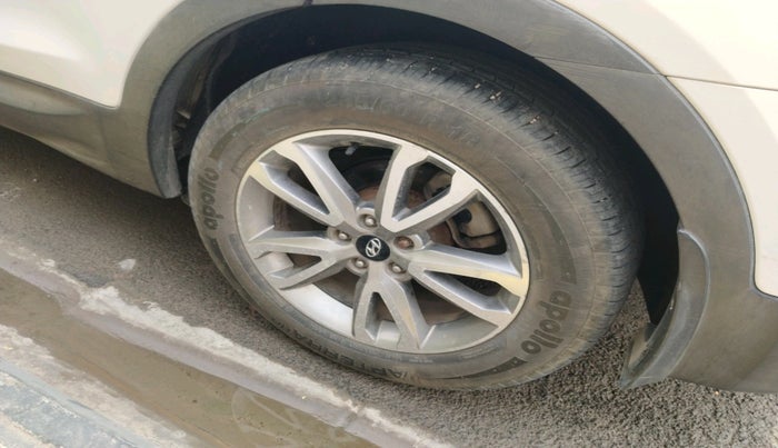 2014 Hyundai Santa Fe 2 WD AT, Diesel, Automatic, 1,01,292 km, tyre