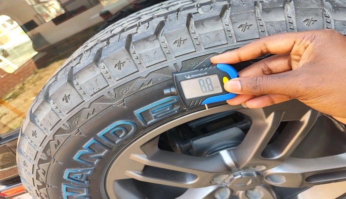 2023 Mahindra Thar LX P 2WD AT HT, Petrol, Automatic, 16,585 km, tyre