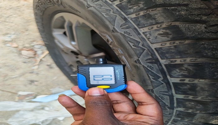 2023 Mahindra Thar LX P 2WD AT HT, Petrol, Automatic, 16,585 km, tyre