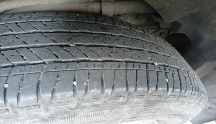 2012 Mahindra XUV500 W8, Diesel, Manual, 1,00,603 km, tyre