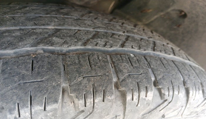 2012 Mahindra XUV500 W8, Diesel, Manual, 1,00,603 km, tyre