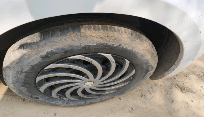 2023 Maruti Swift VXI, Petrol, Manual, 32,580 km, tyre