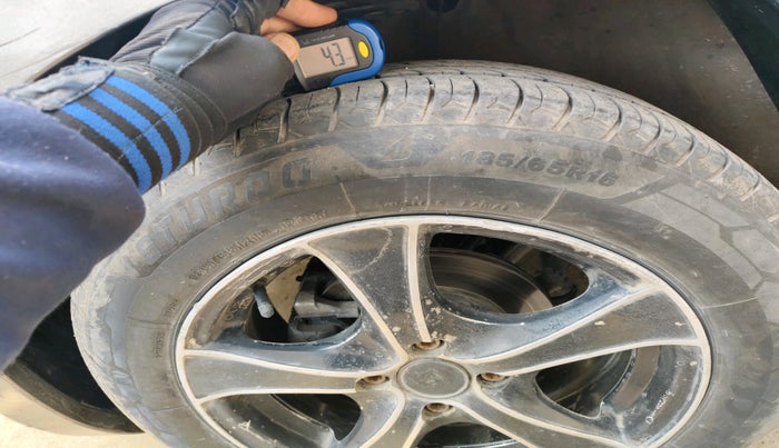 2019 Maruti Dzire LXI, CNG, Manual, 70,378 km, tyre