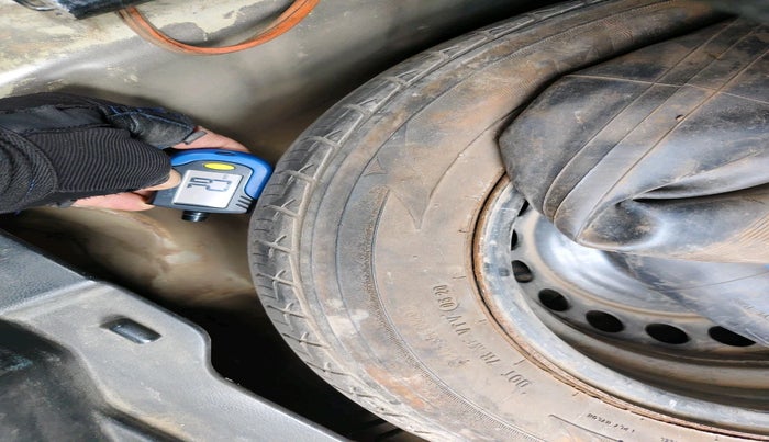 2019 Maruti Dzire LXI, CNG, Manual, 70,378 km, tyre