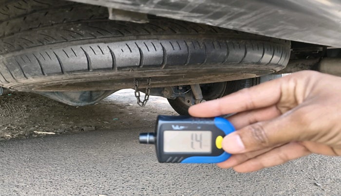 2016 Toyota Innova 2.5 GX 7 STR, Diesel, Manual, 93,251 km, tyre