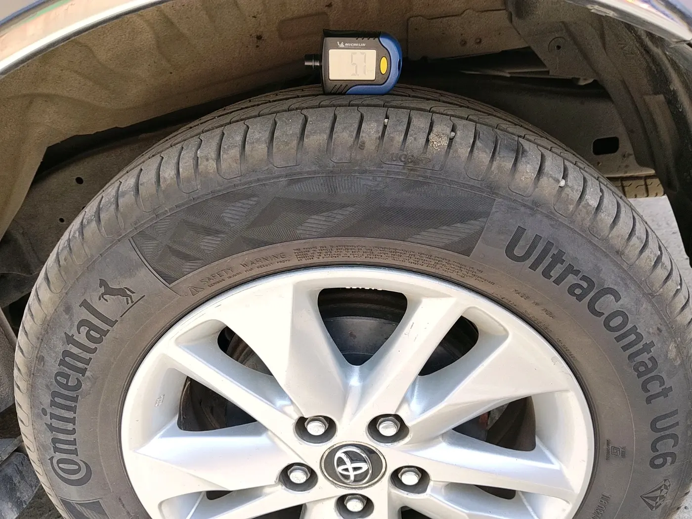 2018 Toyota Innova Crysta 2.4 VX 8 STR, Diesel, Manual, 75,259 km, tyre