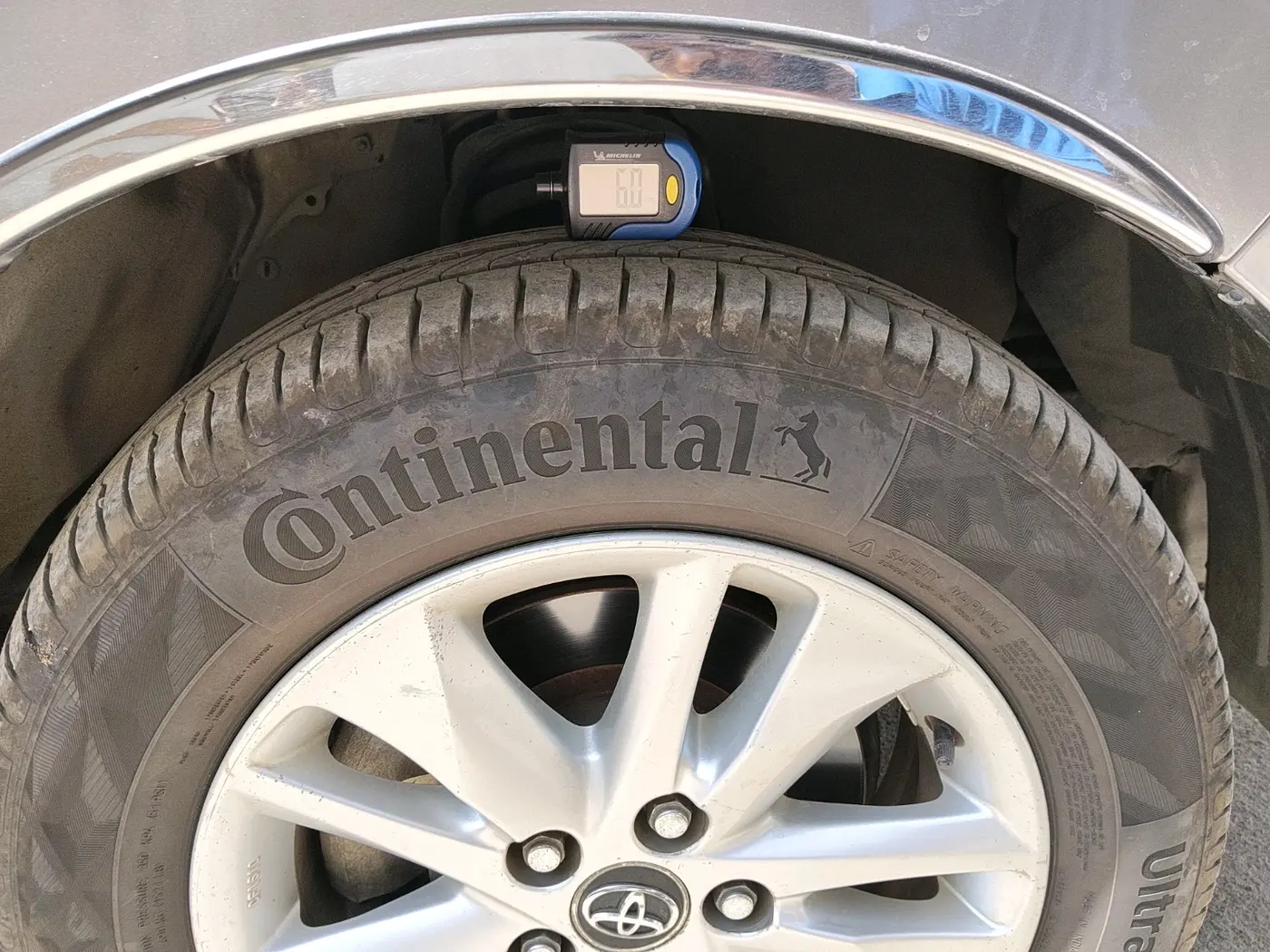 2018 Toyota Innova Crysta 2.4 VX 8 STR, Diesel, Manual, 75,259 km, tyre