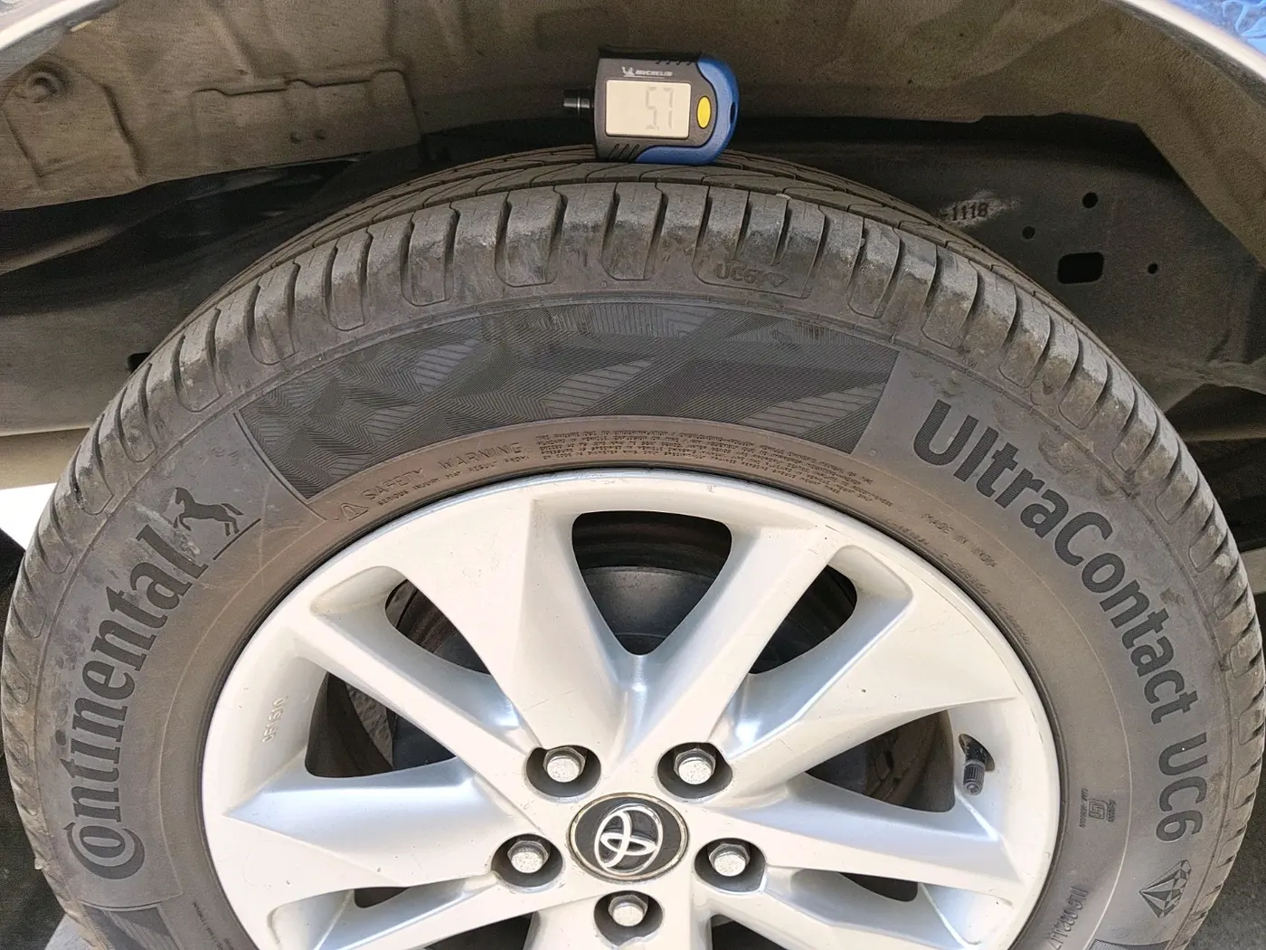 2018 Toyota Innova Crysta 2.4 VX 8 STR, Diesel, Manual, 75,259 km, tyre