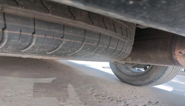 2022 KIA CARENS LUXURY 1.4 PETROL 7 STR, Petrol, Manual, 46,528 km, tyre