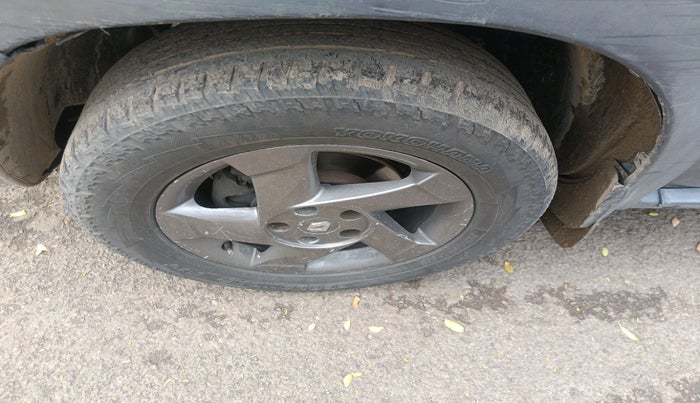 2014 Renault Duster 110 PS RXL ADVENTURE, Diesel, Manual, 1,33,169 km, tyre