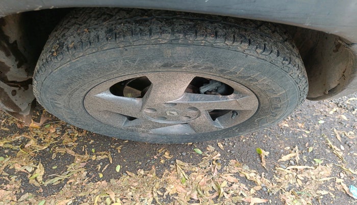 2014 Renault Duster 110 PS RXL ADVENTURE, Diesel, Manual, 1,33,169 km, tyre