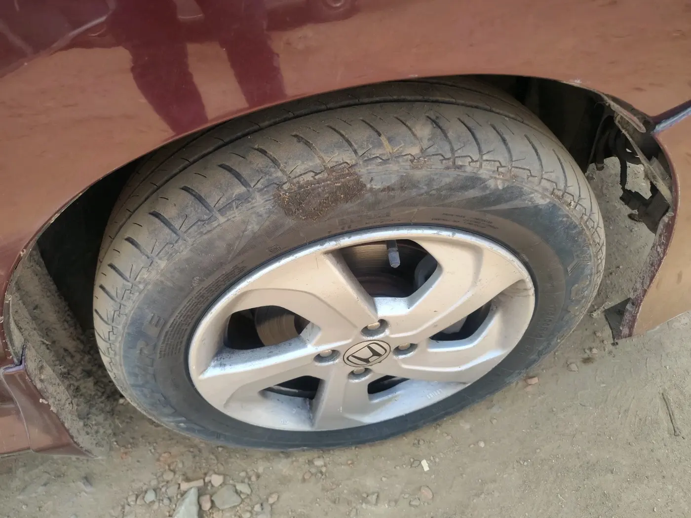 2014 Honda City 1.5L I-DTEC V, Diesel, Manual, 1,26,953 km, tyre
