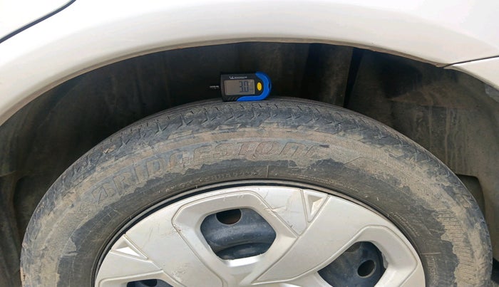 2013 Maruti SX4 VXI CNG, CNG, Manual, 82,841 km, tyre